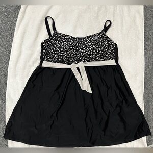 Women’s swim dress size 22W by Delta Burke black, white, grey polka dots and bow